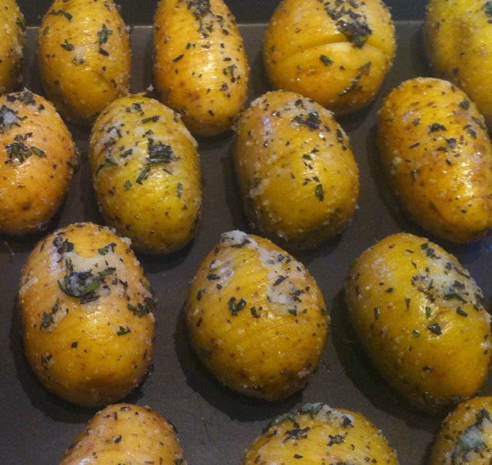 Recipe of the Week - Rosemary Roasted "Accordion" Potatoes 1