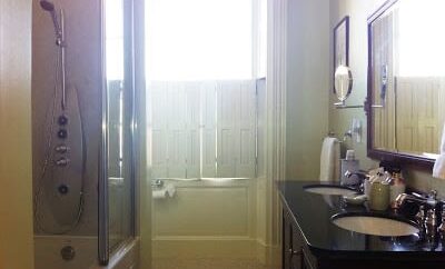 Fly American Airlines to the Carlisle House!